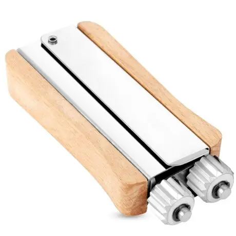 Zigrinatore per filo dei telaini con manico in legno